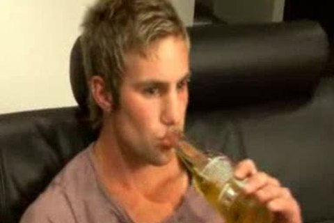 english str8 boy get a oral-job-stimulation