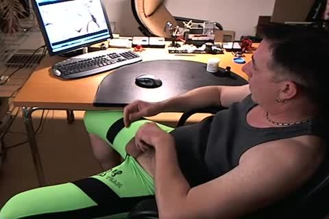 Green Bulge -> White semen