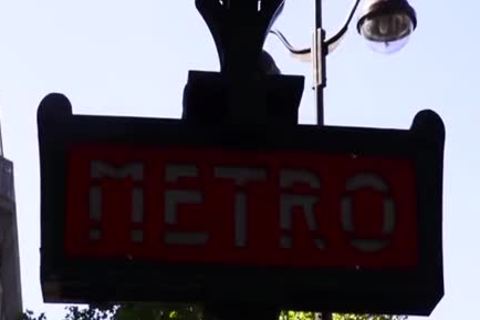 Bros boning In Tube Station
