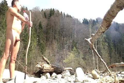 Nudist Starting-up His tiny dick